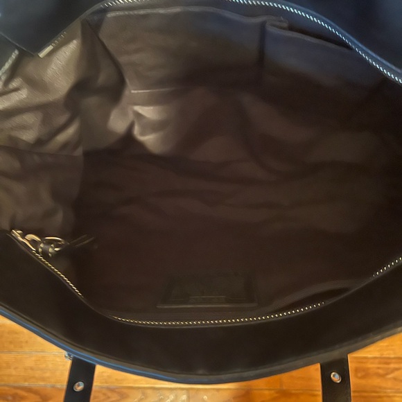 Black with silver hardware tote/shoulder bag - Picture 3 of 7